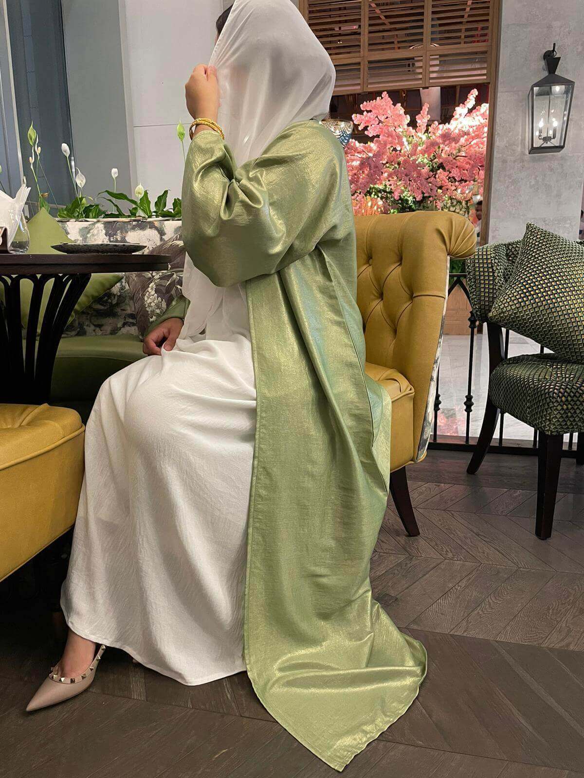 Pistachio Zahari Abaya