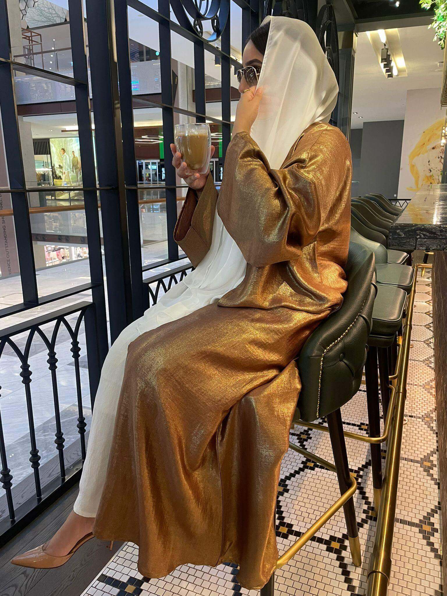 Abaya Amber Zahari